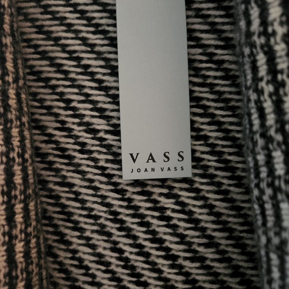 Sweater - Picture 2 of 5